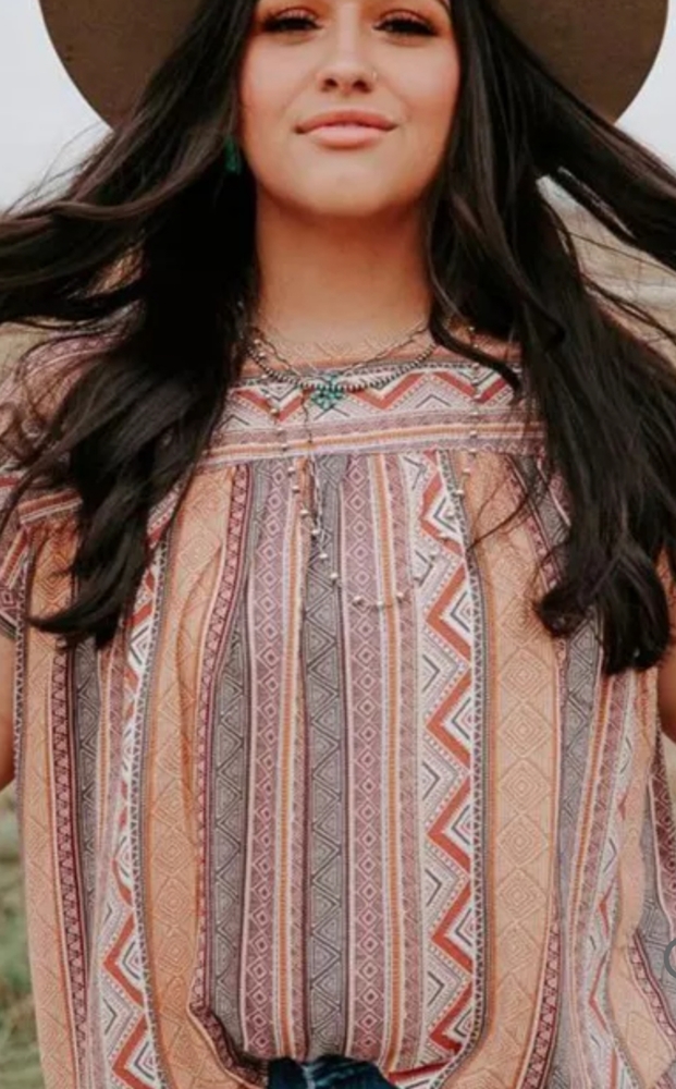 New boutique Tribal Plus size short sleeved top - Picture 2 of 10